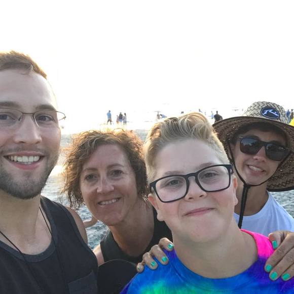 Meet your Posher, Kris - Picture 1 of 1